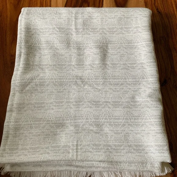 Bouclair Throw - Picture 1 of 3